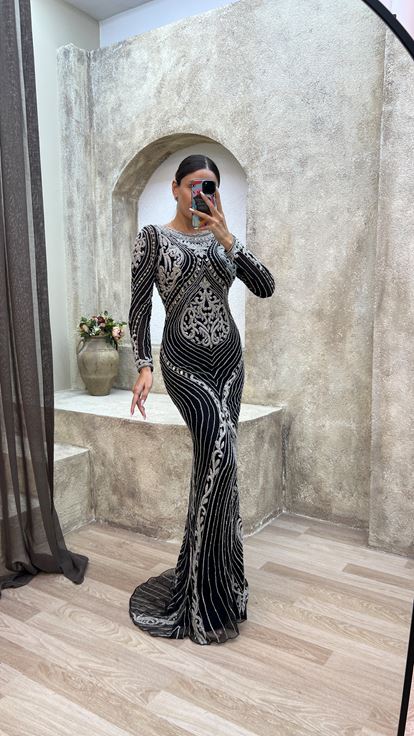 Vestido de noche blanco de diseñador con bordados personalizados