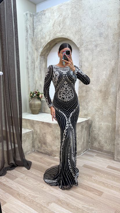 Vestido de noche blanco de diseñador con bordados personalizados