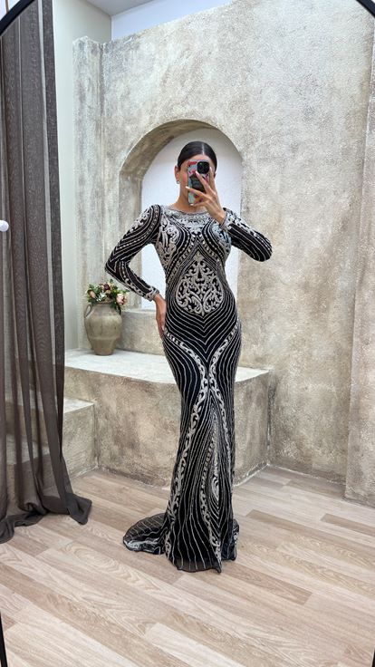 Vestido de noche blanco de diseñador con bordados personalizados