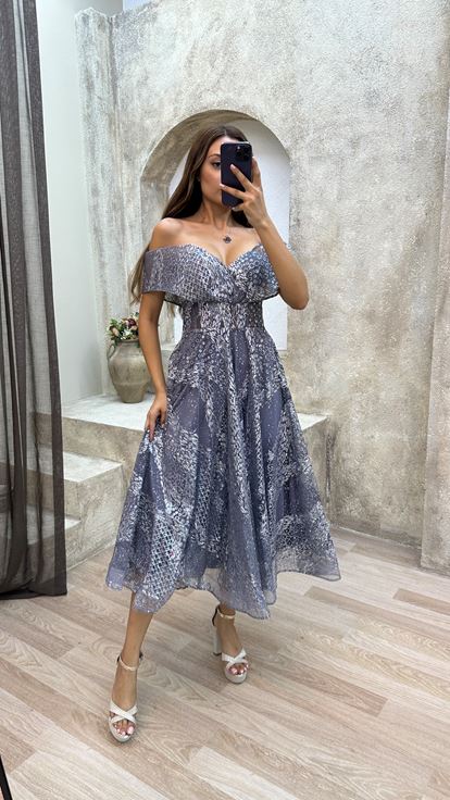 Gri Straplez Göğüs İşlemeli Elbise