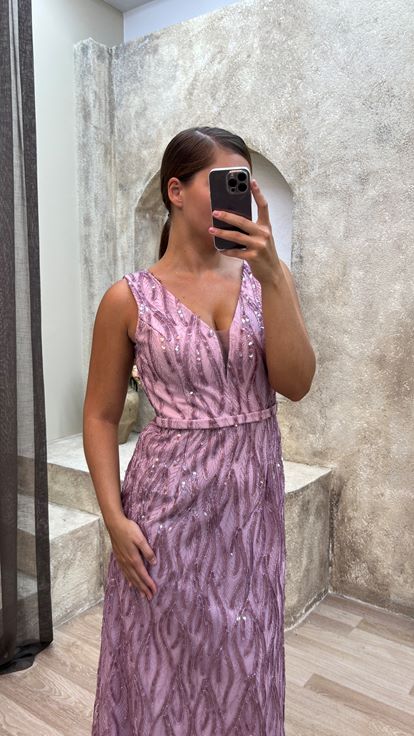 Lila Göğüs Detay İşlemeli Büyük Beden Abiye Elbise