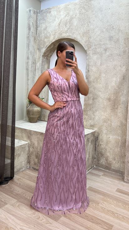 Lila Göğüs Detay İşlemeli Büyük Beden Abiye Elbise