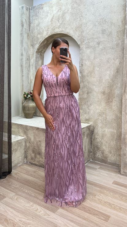 Lila Göğüs Detay İşlemeli Büyük Beden Abiye Elbise