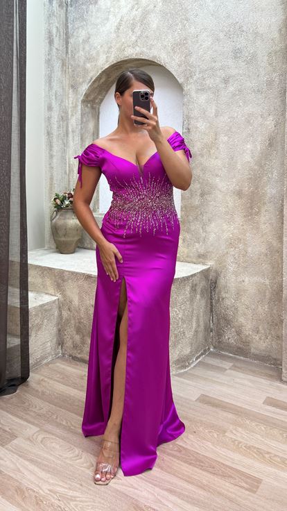 Fuchsia Plus Size Evening Dress with Strappy Shoulders and Embroidered Waist