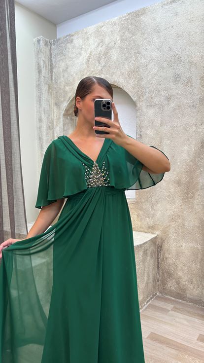 Emerald Green V-Neck Back Detailed Chest Embroidered Design Plus Size Evening Dress