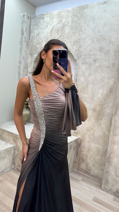 Bej Tek Kol Beli Drapeli İşlemeli Abiye Elbise