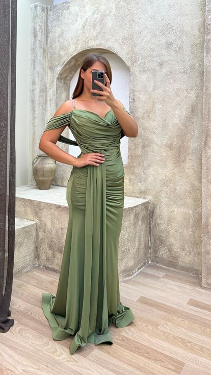 Haki Sırtı Çapraz Büzgülü Büyük Beden Abiye Elbise