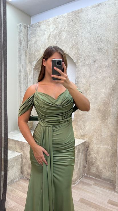 Haki Sırtı Çapraz Büzgülü Büyük Beden Abiye Elbise