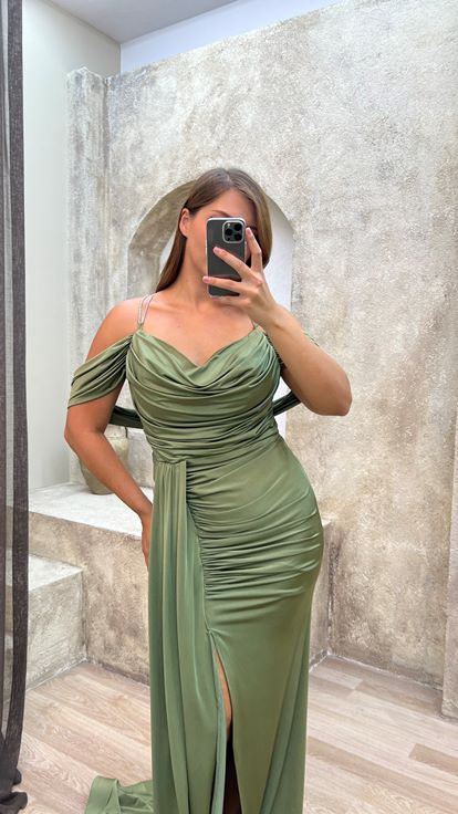 Haki Sırtı Çapraz Büzgülü Büyük Beden Abiye Elbise