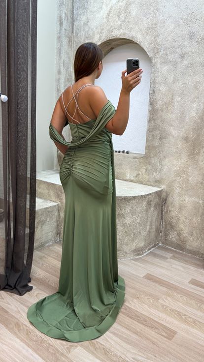 Haki Sırtı Çapraz Büzgülü Büyük Beden Abiye Elbise