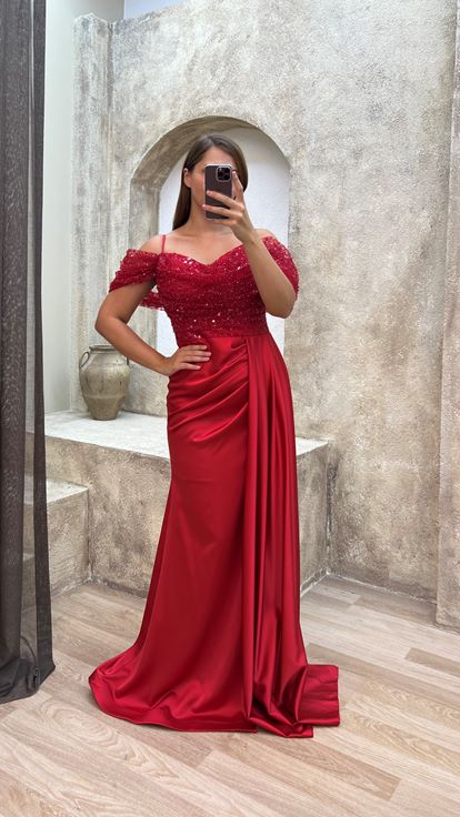 Red Strappy Sequin Detail Satin Plus Size Evening Dress