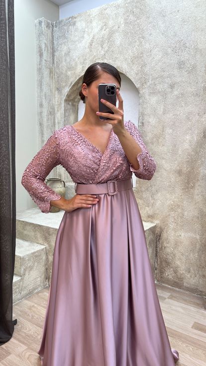 Powder Chest ricamato cinturato raso abito da sera