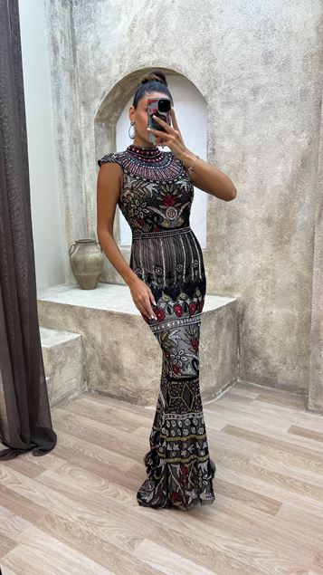 Black Motif Special Embroidered Detail Design Evening Dress