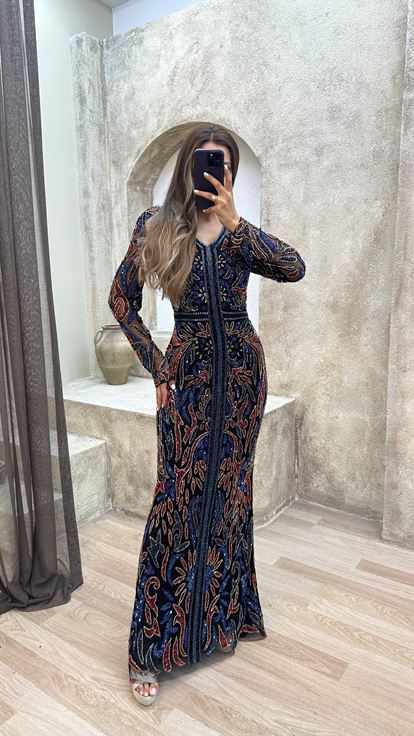 Abito da sera Saks con scollo a V e ricami speciali 