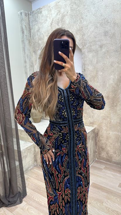 Abito da sera Saks con scollo a V e ricami speciali 