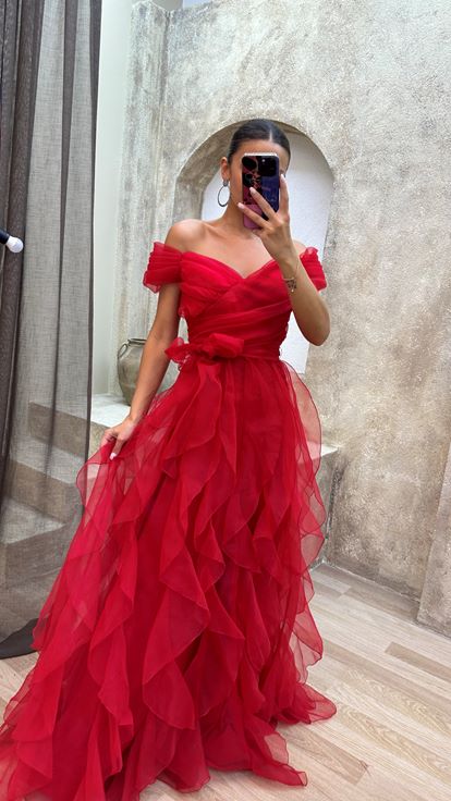 أحمر تفاصيل الكتف الأحمر الخصر التصلب التفاصيل تصميم فستان تول