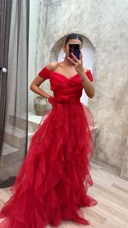 أحمر تفاصيل الكتف الأحمر الخصر التصلب التفاصيل تصميم فستان تول