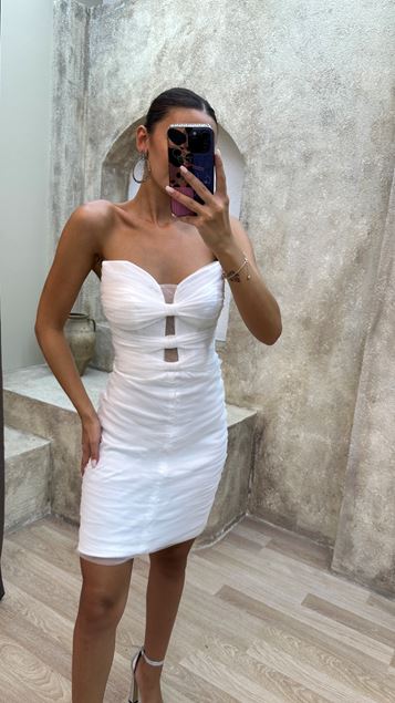 Beyaz Straplez Göğsü Fiyonk Detay Mini Tül Elbise