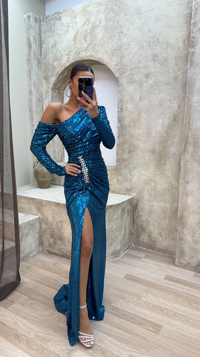 Turquoise Turquoise Single Shoulder Waist Stone Embroidered Design Sequin Dress Dress