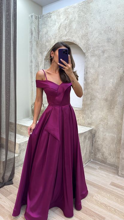 Abito Da Sera Con Cinghia Di Corda Di Corda Di Corda Di Fucsia.