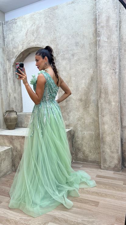 MINT FEEL MINT Green Shoulder Detail Embroidered Special Design Evening Dress