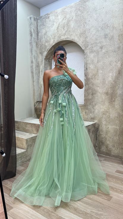 MINT FEEL MINT Green Shoulder Detail Embroidered Special Design Evening Dress
