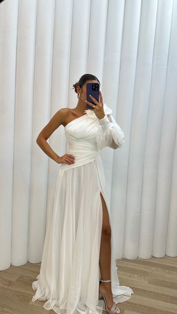 White Single Shoulder Rose Detail Draped Design Design Chiffon Evening Dress