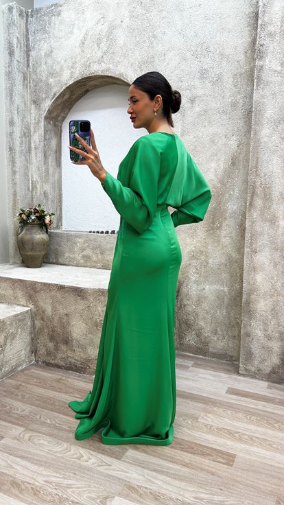 Emerald Green V-Neck Waist Detail Embroidered Draped Design Satin Evening Dress
