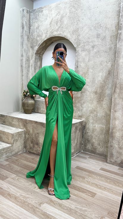 Emerald Green V-Neck Waist Detail Embroidered Draped Design Satin Evening Dress