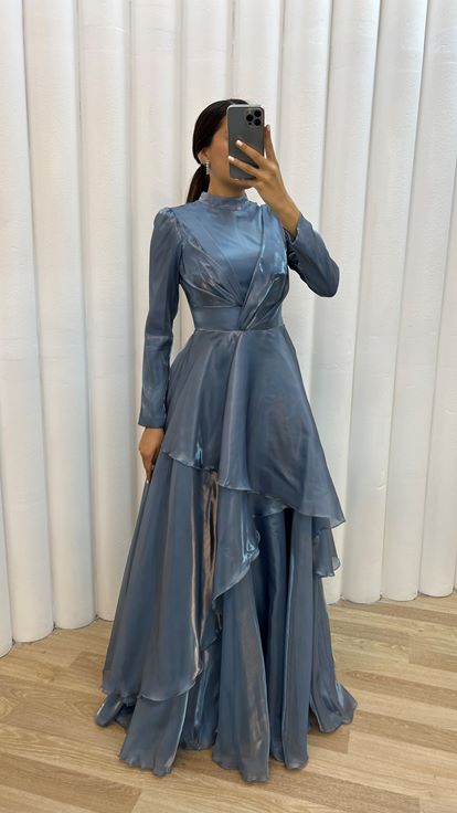 Blue Brooch Detail Flywheel Design Evening Dress Dress