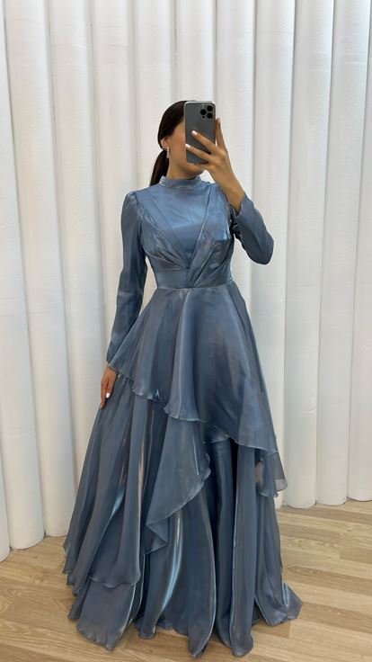 Blue Brooch Detail Flywheel Design Evening Dress Dress