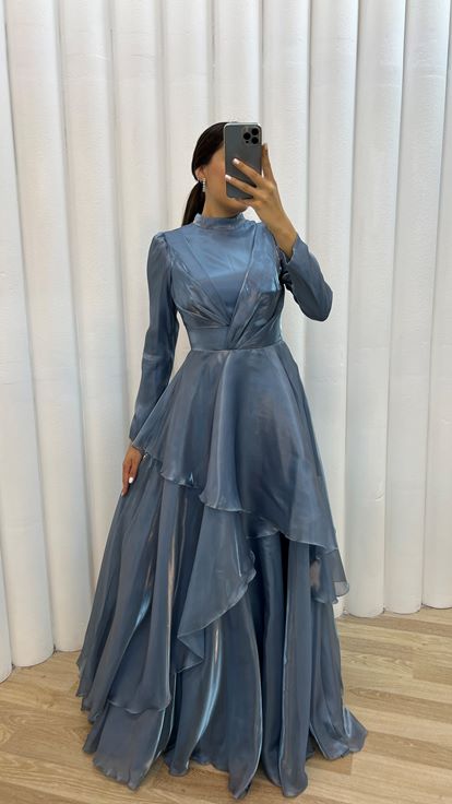 Blue Brooch Detail Flywheel Design Evening Dress Dress