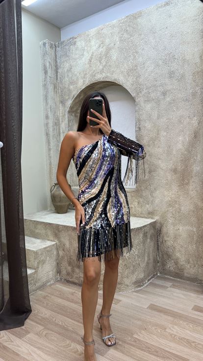 Schwarzes  schulterfreies  mit Fransen besetztes und individuell besticktes Designer Kleid von One Shoulder