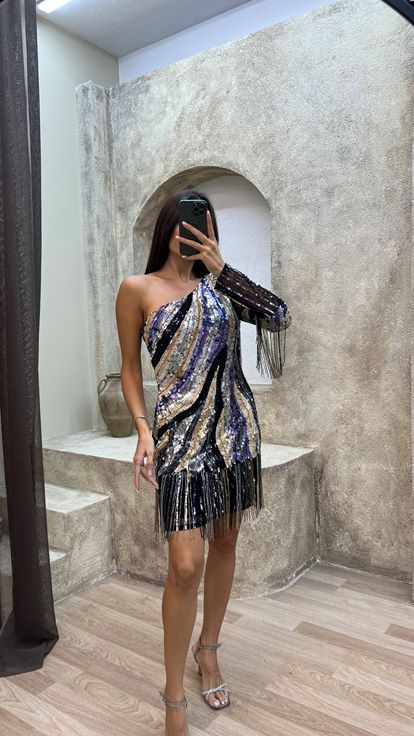 Schwarzes  schulterfreies  mit Fransen besetztes und individuell besticktes Designer Kleid von One Shoulder