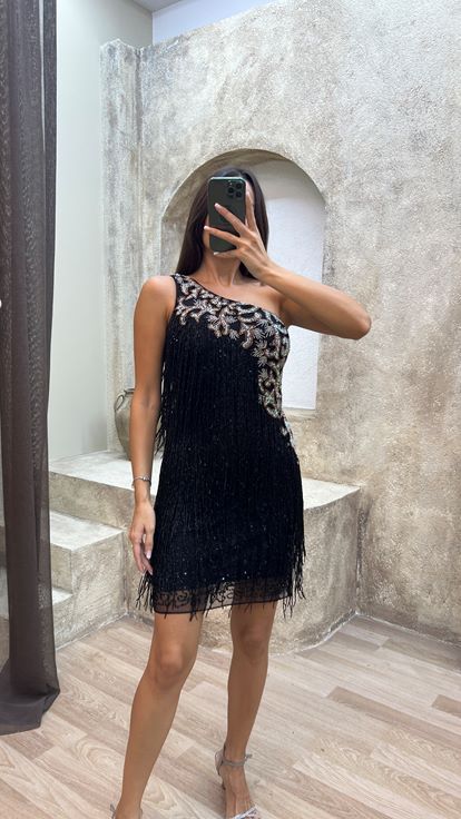 Schwarzes  schulterfreies  mit Fransen besetztes und individuell besticktes Designer Kleid von One Shoulder
