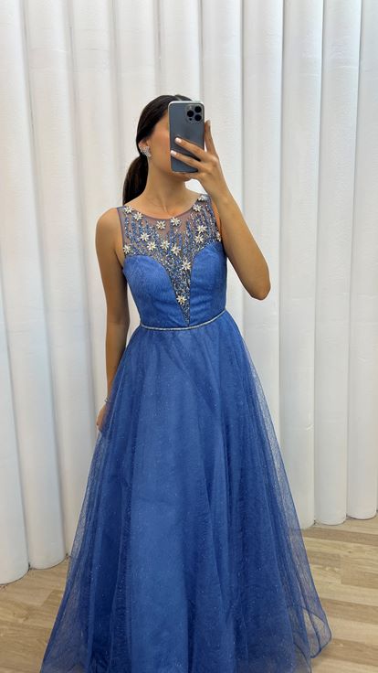 Indigoblaues Abendkleid mit steinverziertem Oberteil