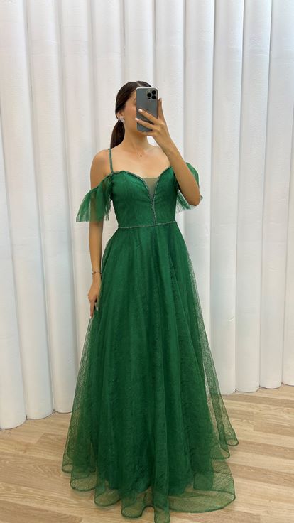 Hombros verde esmeralda Tul detalle diseño bordado vestido de noche