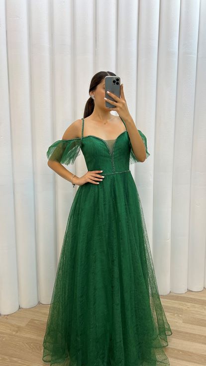 Hombros verde esmeralda Tul detalle diseño bordado vestido de noche