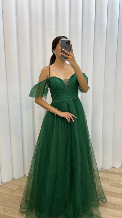 Hombros verde esmeralda Tul detalle diseño bordado vestido de noche