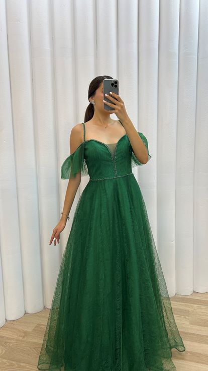 Hombros verde esmeralda Tul detalle diseño bordado vestido de noche