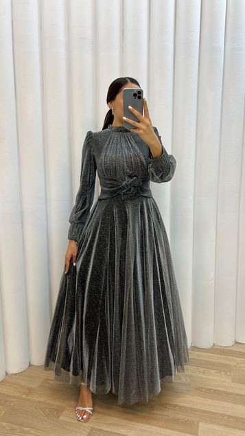Siyah Göğsü Pliseli Beli Fiyonk Detay Tasarım Abiye Elbise