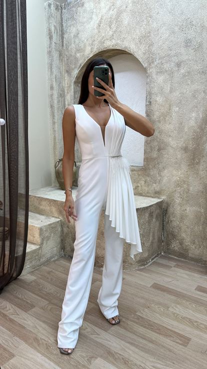 Beyaz Bel Detay Pliseli Tasarım Tulum