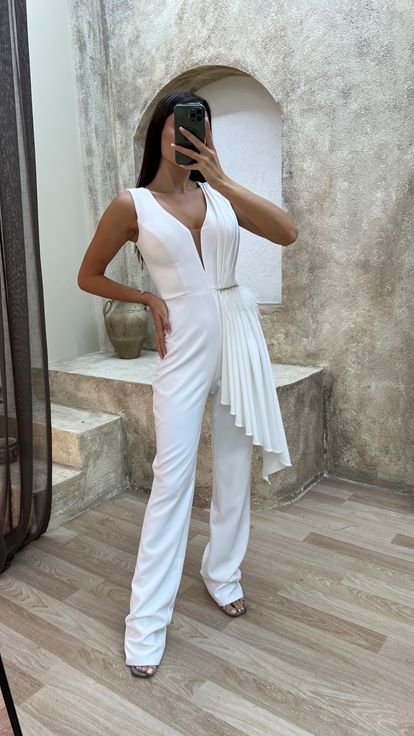 Beyaz Bel Detay Pliseli Tasarım Tulum
