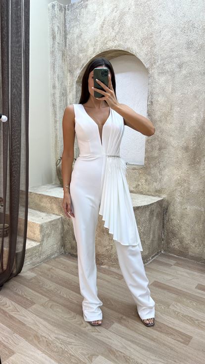 Beyaz Bel Detay Pliseli Tasarım Tulum