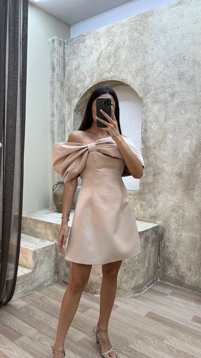 Bej Straplez Fiyon Detay Tasarım Mini Elbise