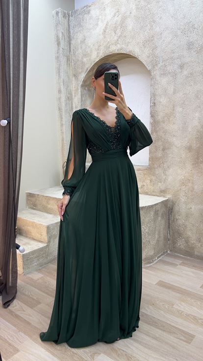Emerald Green Embroidered Detail Design Chiffon Evening Dress
