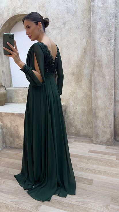 Emerald Green Embroidered Detail Design Chiffon Evening Dress