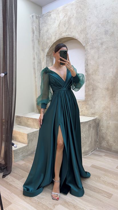 Emerald Green Balloon Sleeve Embroidered Shoulders Embroidered Design Evening Dress