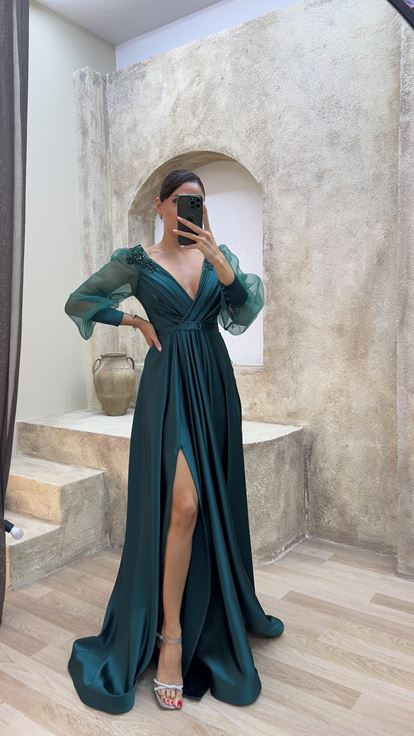 Emerald Green Balloon Sleeve Embroidered Shoulders Embroidered Design Evening Dress