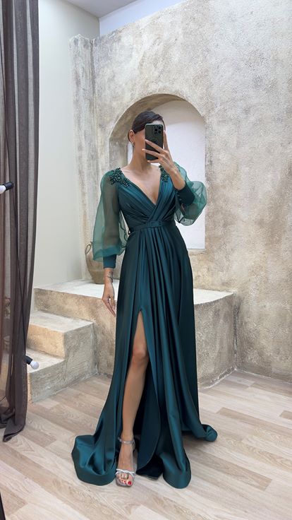 Emerald Green Balloon Sleeve Embroidered Shoulders Embroidered Design Evening Dress